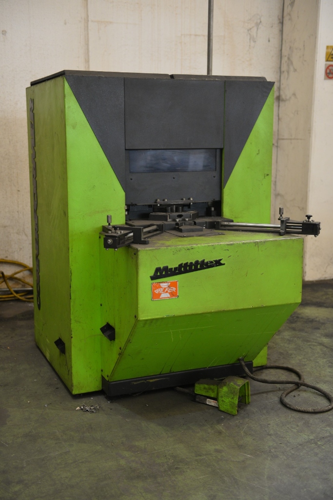 Macchina CornerFormer Multiflex ALFER per coniatura angoli