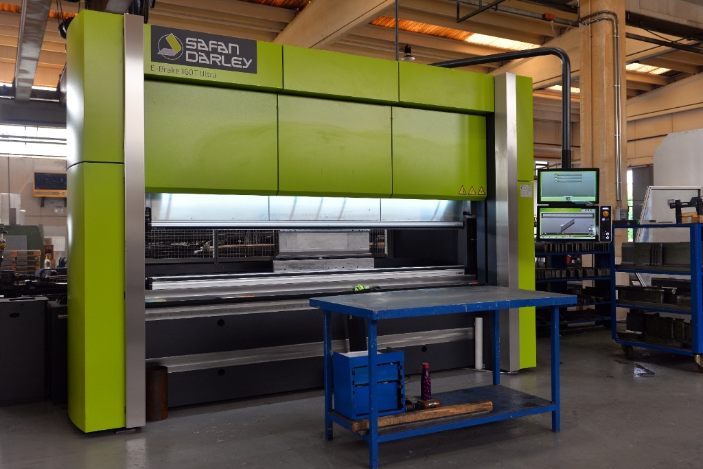 Lavorazioni C.M.D. - Pressa piegatrice CNC SafanDarley