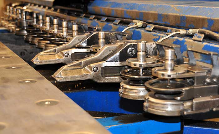 Impianto e utensili punzonatrice CNC C.M.D.