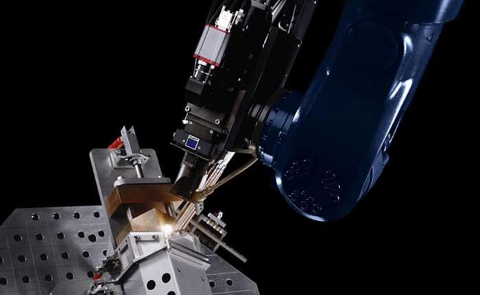 Dettaglio Testa Laser in Lavorazione C.M.D.